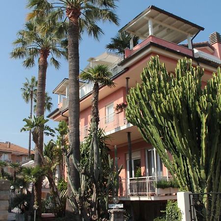 Villa Mirella Bordighera Esterno foto