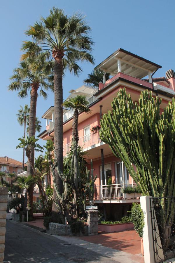 Villa Mirella Bordighera Esterno foto